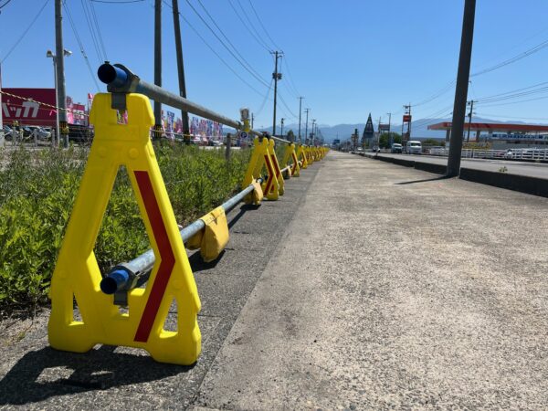 新発田市地内　電線共同溝現場 バリケード設置