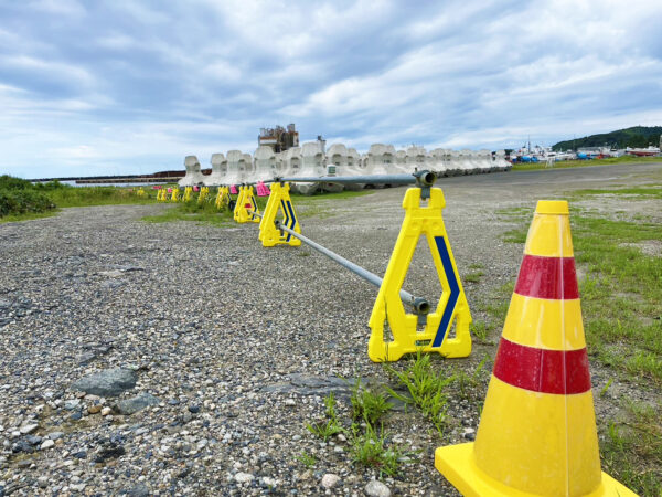 岩船漁港現場　バリケード設置事例
