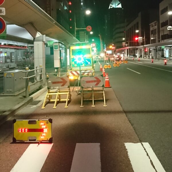 ４車線以上の規制作業